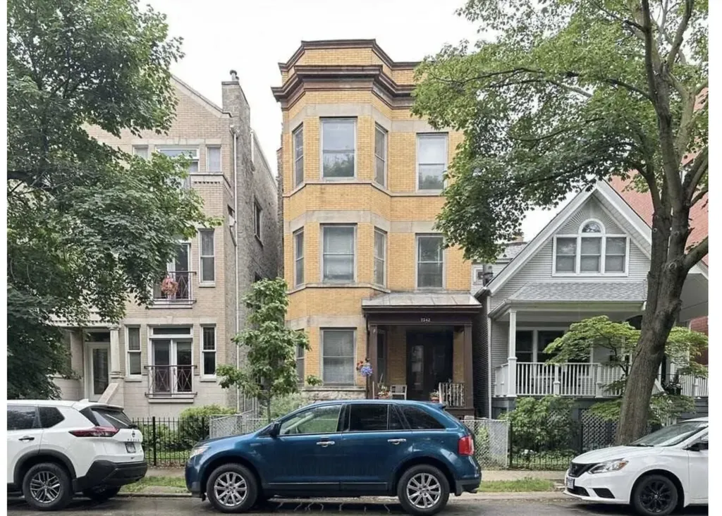 3242 North Racine Avenue Chicago IL 60657