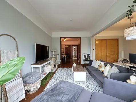 3242 North Racine Avenue Chicago IL 60657