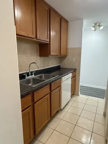6171 North Sheridan Road Chicago IL 60660