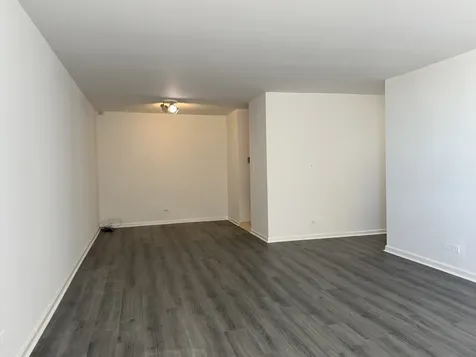 6171 North Sheridan Road Chicago IL 60660