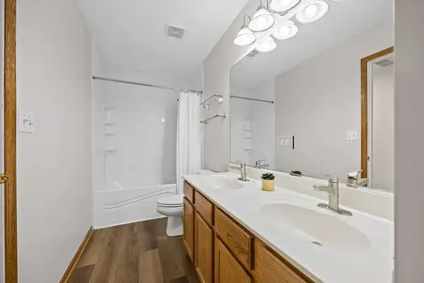 262 Springbrook Trail S Oswego IL 60543