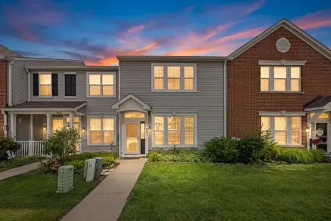262 Springbrook Trail S Oswego IL 60543
