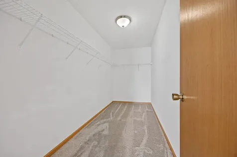 262 Springbrook Trail S Oswego IL 60543
