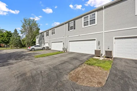 262 Springbrook Trail S Oswego IL 60543