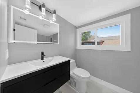 7625 South Clyde Avenue Chicago IL 60649