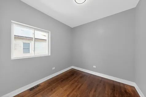 7625 South Clyde Avenue Chicago IL 60649