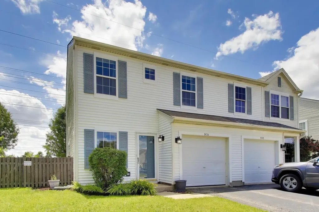 931 East Savannah Drive Romeoville IL 60446