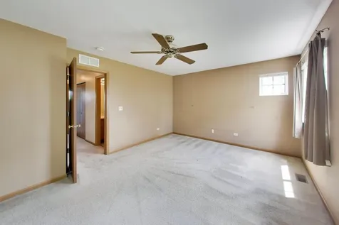 931 East Savannah Drive Romeoville IL 60446