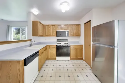 931 East Savannah Drive Romeoville IL 60446
