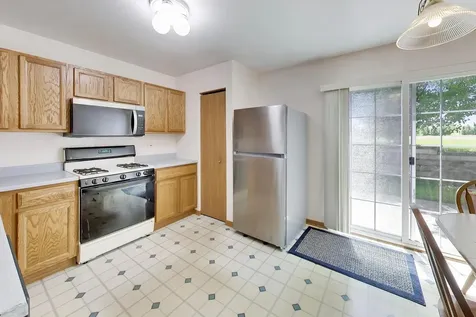 931 East Savannah Drive Romeoville IL 60446