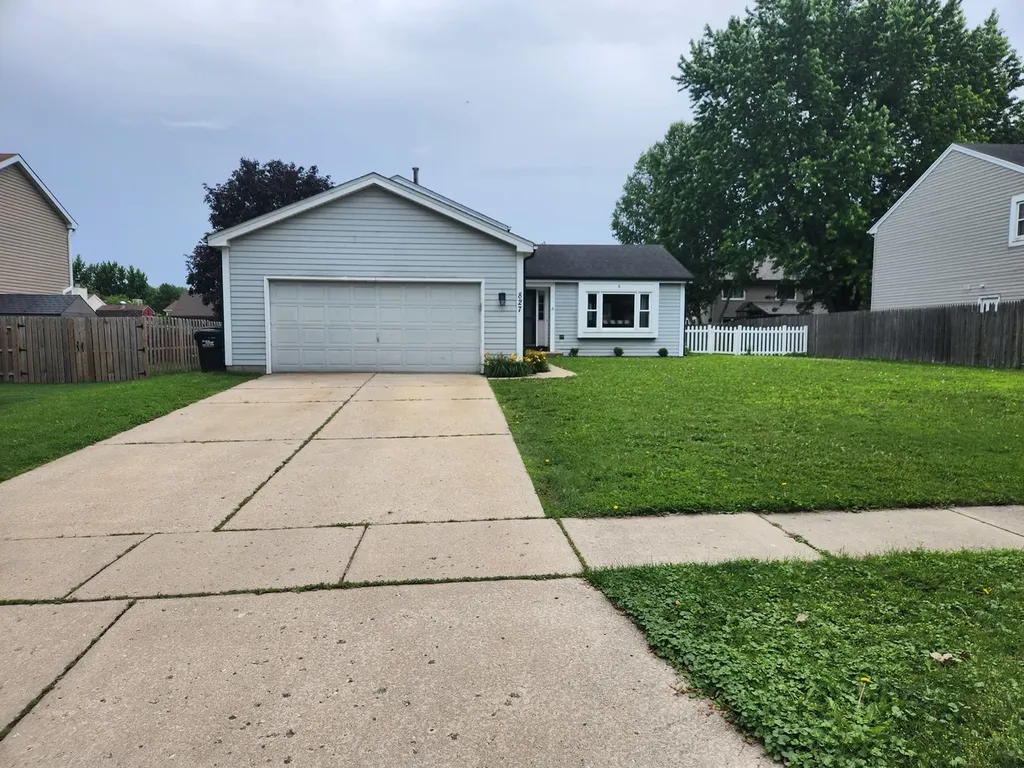 827 Boxwood Drive Crystal Lake IL 60014