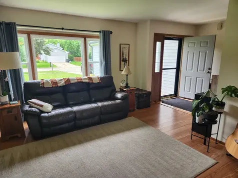827 Boxwood Drive Crystal Lake IL 60014
