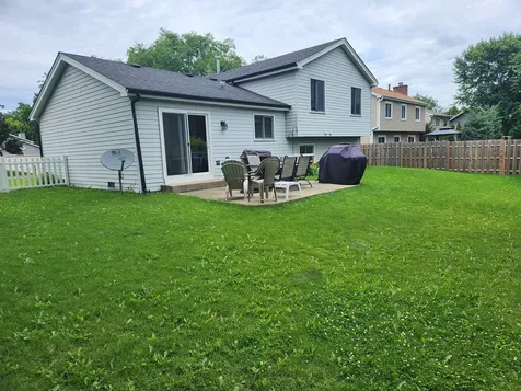 827 Boxwood Drive Crystal Lake IL 60014