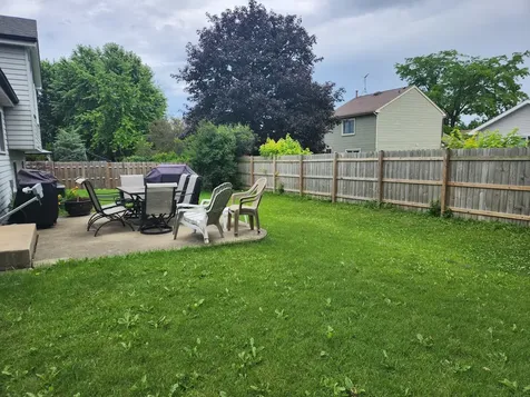 827 Boxwood Drive Crystal Lake IL 60014