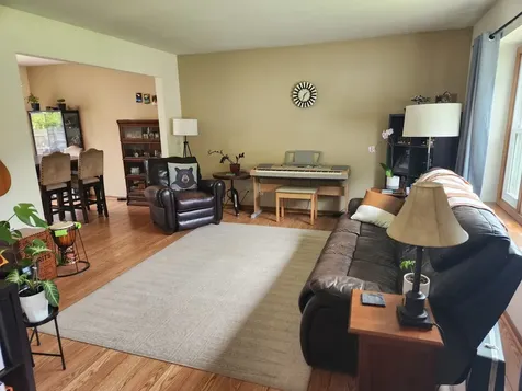 827 Boxwood Drive Crystal Lake IL 60014