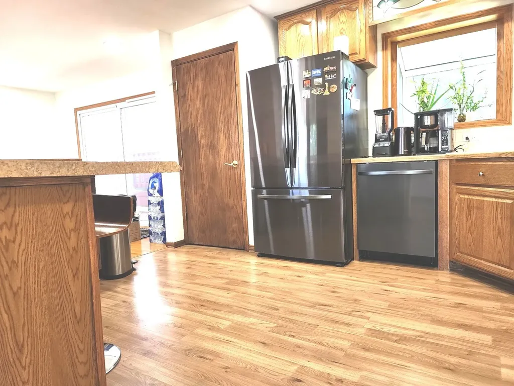 560 Lincoln Street Roselle IL 60172