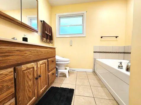 560 Lincoln Street Roselle IL 60172