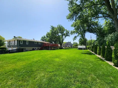 560 Lincoln Street Roselle IL 60172