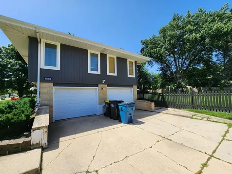 560 Lincoln Street Roselle IL 60172
