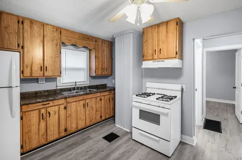 506 East Elm Street Salem IL 62881