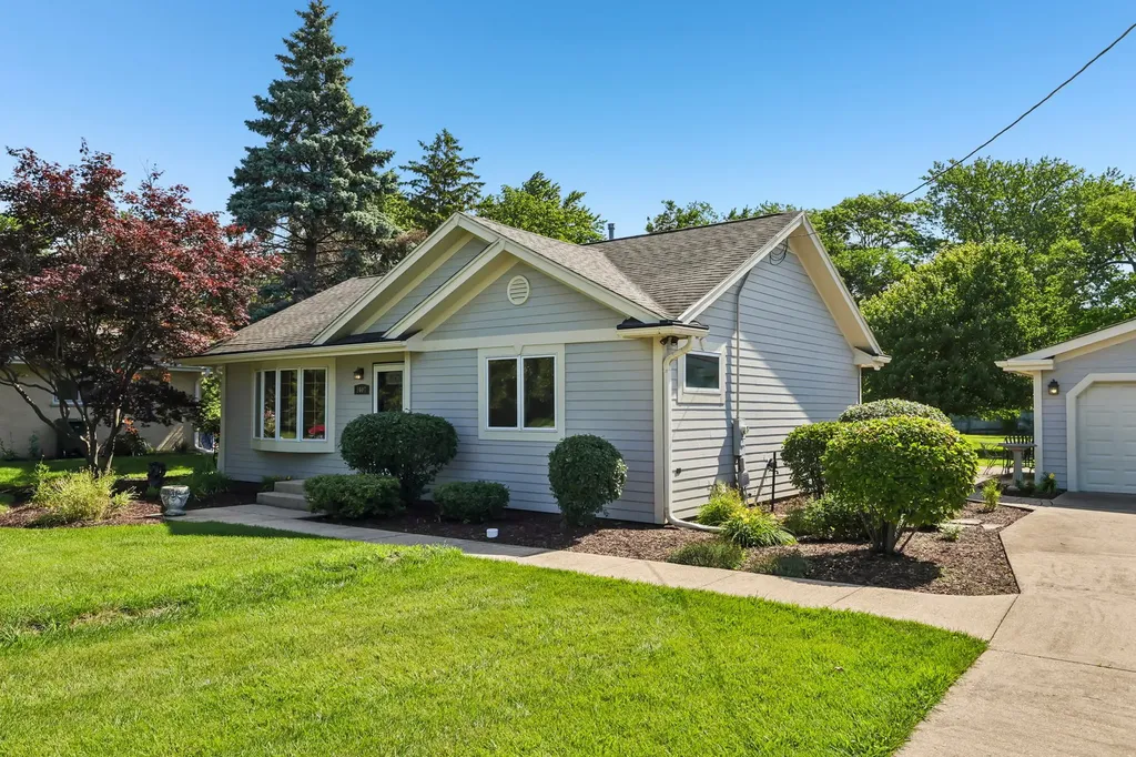 1607 Short Terrace Des Plaines IL 60018