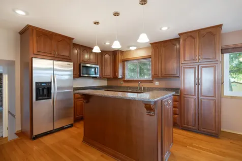 1477 William Clifford Lane Elk Grove Village IL 60007