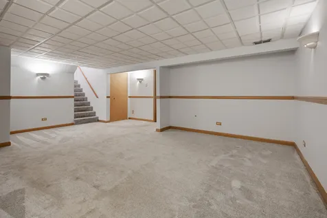 1477 William Clifford Lane Elk Grove Village IL 60007