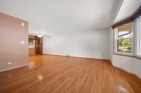 1477 William Clifford Lane Elk Grove Village IL 60007