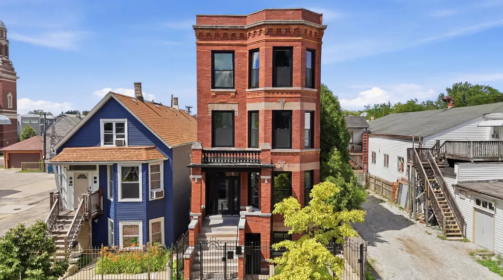 3608 West Wolfram Street Chicago IL 60618