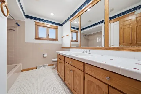 6204 North Emerson Street Rosemont IL 60018