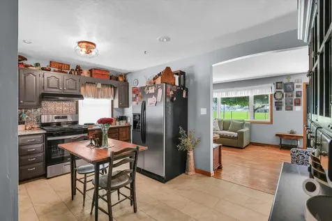 906 East Daggy Street Tuscola IL 61953