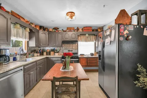 906 East Daggy Street Tuscola IL 61953