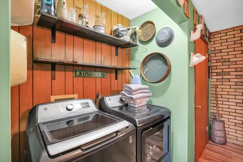 906 East Daggy Street Tuscola IL 61953