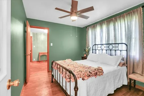 906 East Daggy Street Tuscola IL 61953