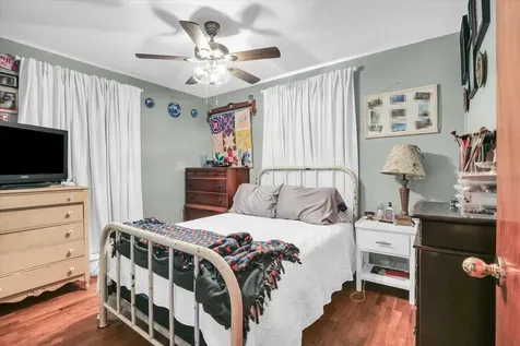 906 East Daggy Street Tuscola IL 61953