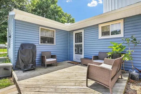 906 East Daggy Street Tuscola IL 61953