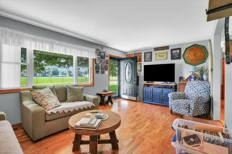906 East Daggy Street Tuscola IL 61953