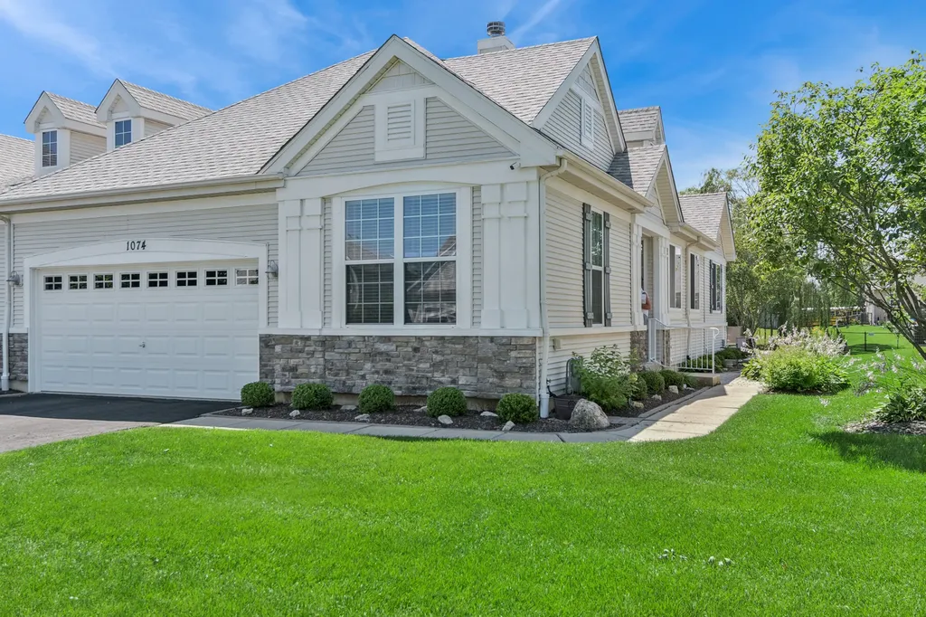 1074 Hampton Lane Yorkville IL 60560