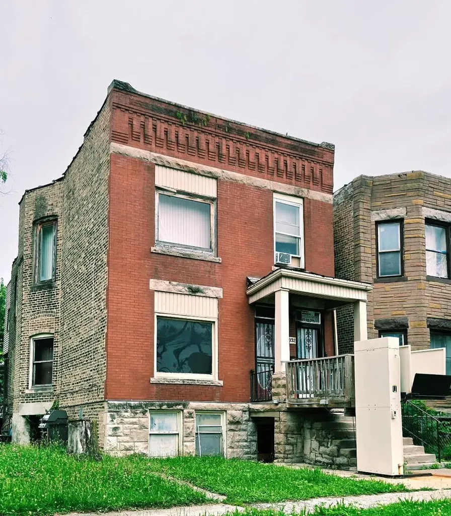 11932 South Eggleston Avenue Chicago IL 60628