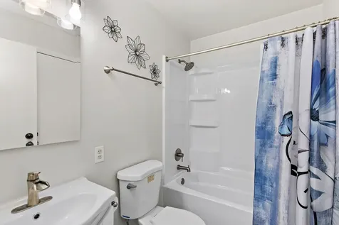 85 Sherbon Lane Crystal Lake IL 60014