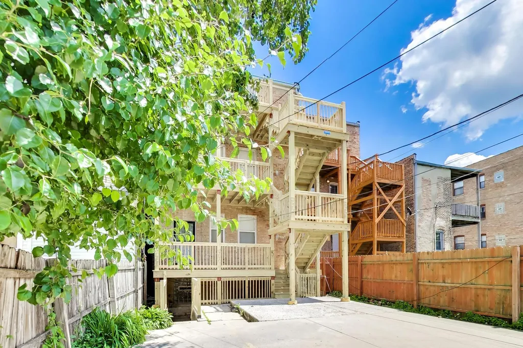 4408 South Michigan Avenue Chicago IL 60653