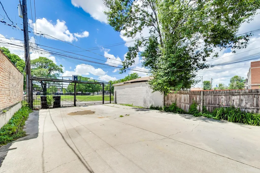 4408 South Michigan Avenue Chicago IL 60653