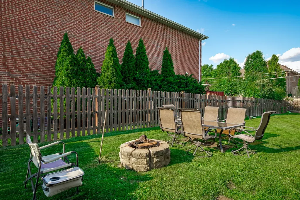 389 South West Avenue Elmhurst IL 60126