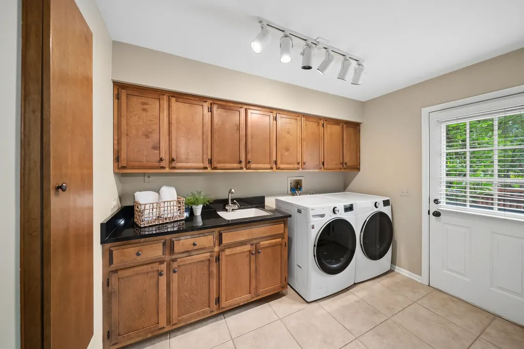 510 Cloverleaf Court Naperville IL 60565