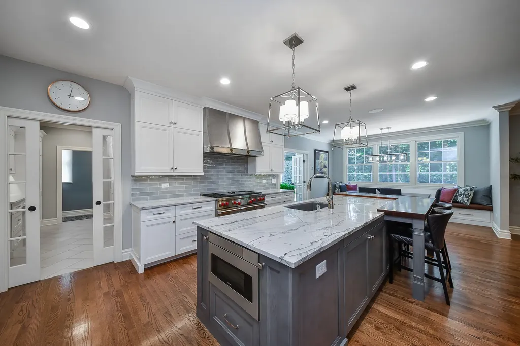 817 Heatherton Drive Naperville IL 60563