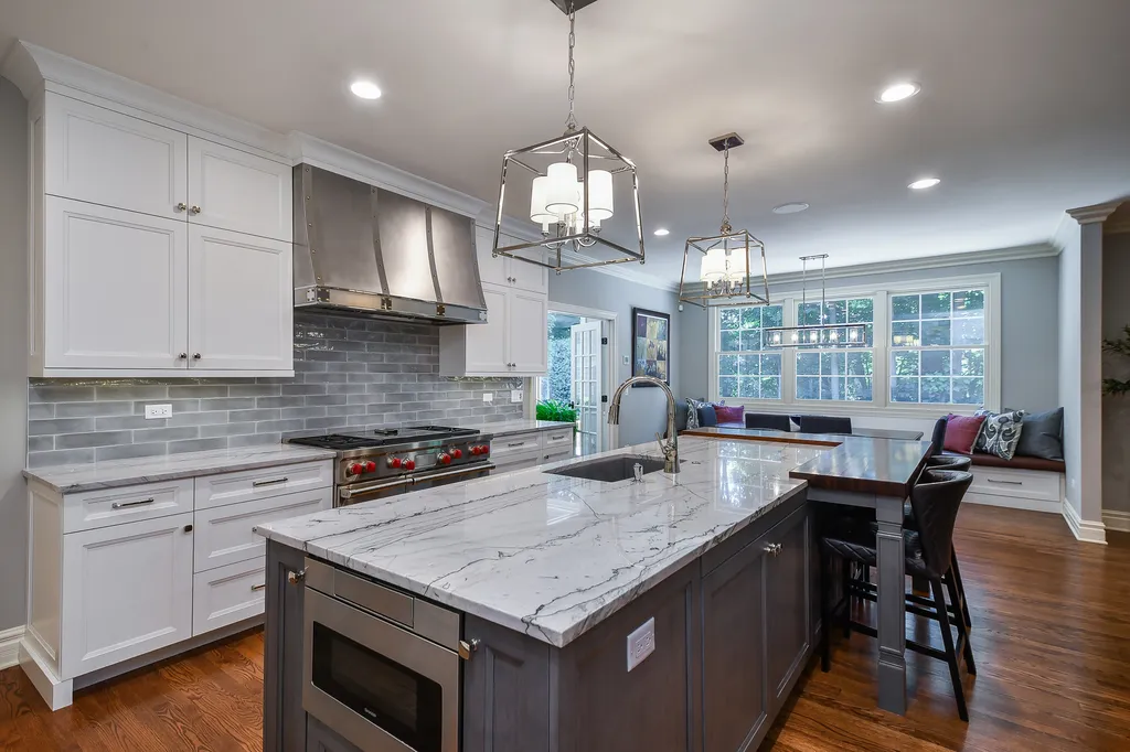 817 Heatherton Drive Naperville IL 60563