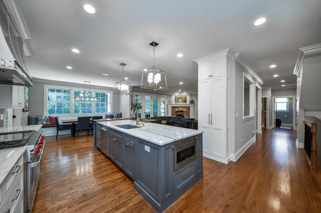 817 Heatherton Drive Naperville IL 60563