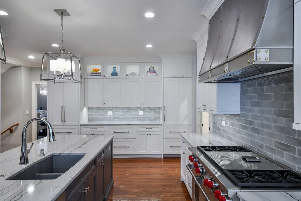 817 Heatherton Drive Naperville IL 60563