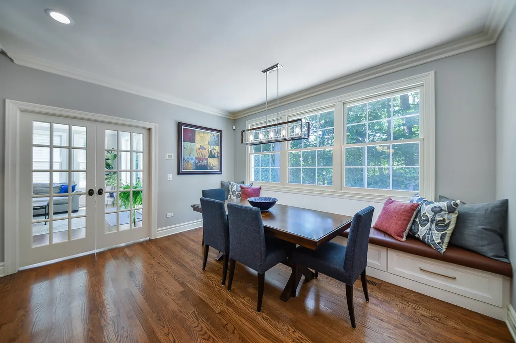 817 Heatherton Drive Naperville IL 60563
