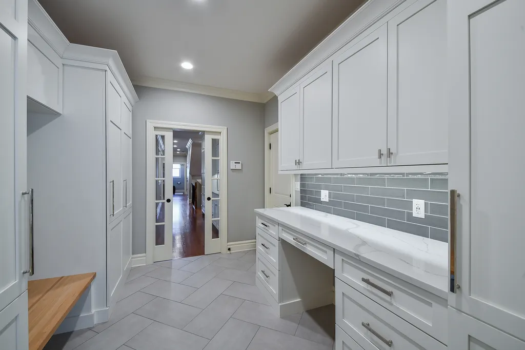 817 Heatherton Drive Naperville IL 60563